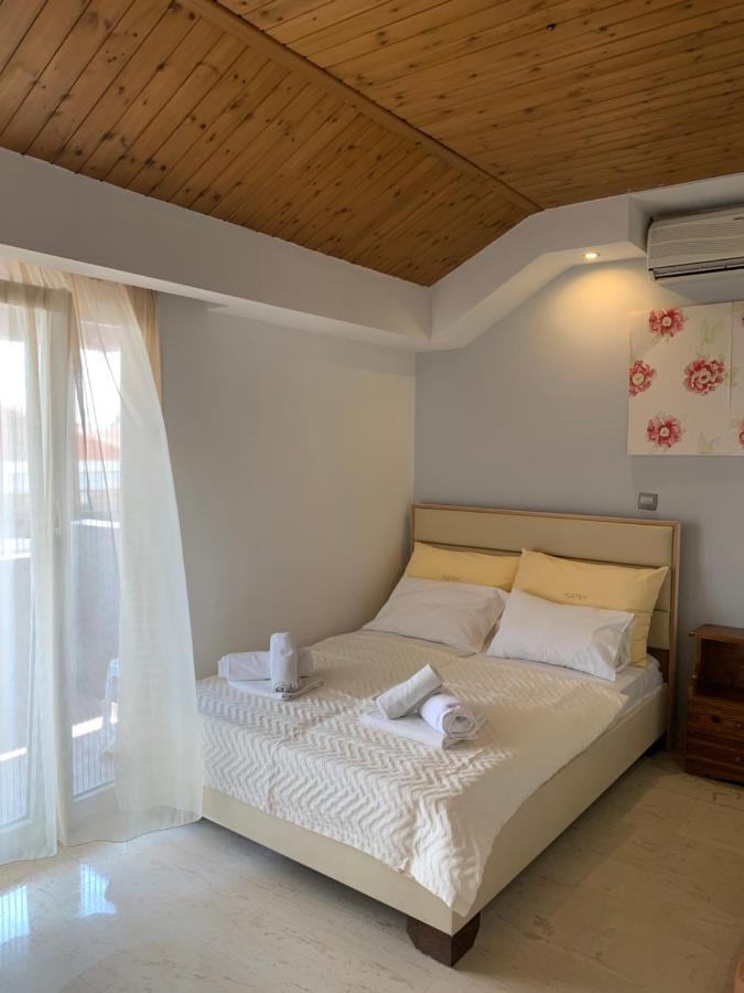 Platon Hotel Неи Порои Екстериор снимка