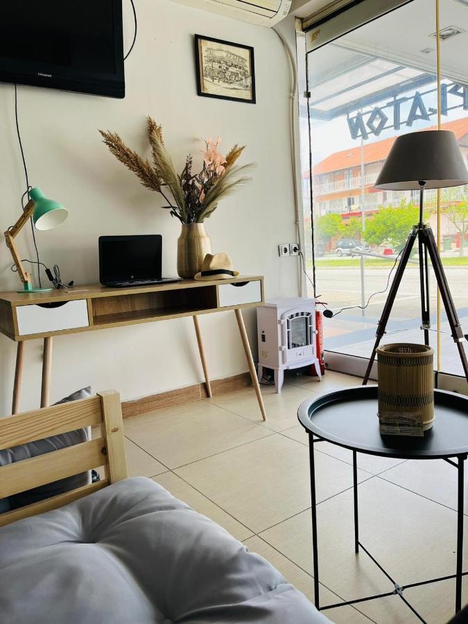 Platon Hotel Неи Порои Екстериор снимка
