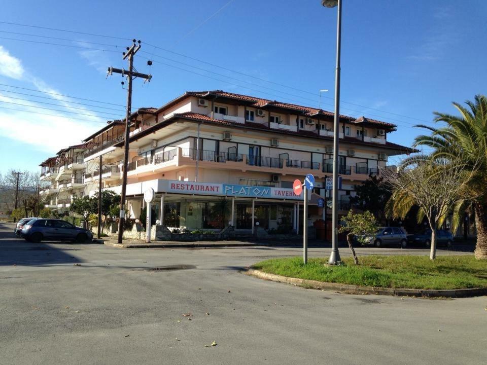 Platon Hotel Неи Порои Екстериор снимка